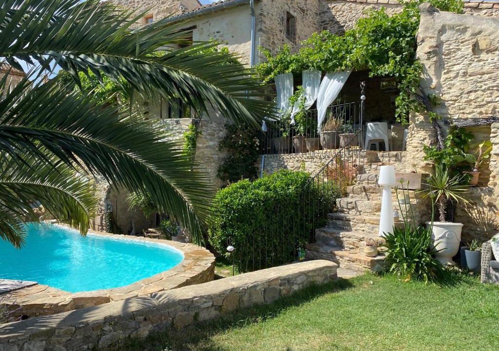Saint-Pons-la-Calm Bed & Breakfast | L'ACCALMIE
