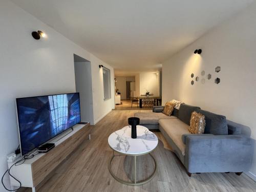 Ecommoy Apartment | L Accueil des Pilotes Maison Reve Excellence