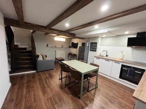 Langres Apartment | L'Alcôve