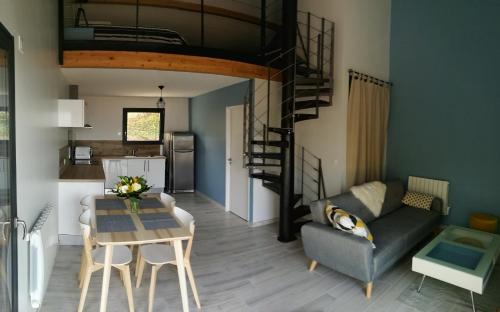 Veyre-Monton House | L'Alphonsine