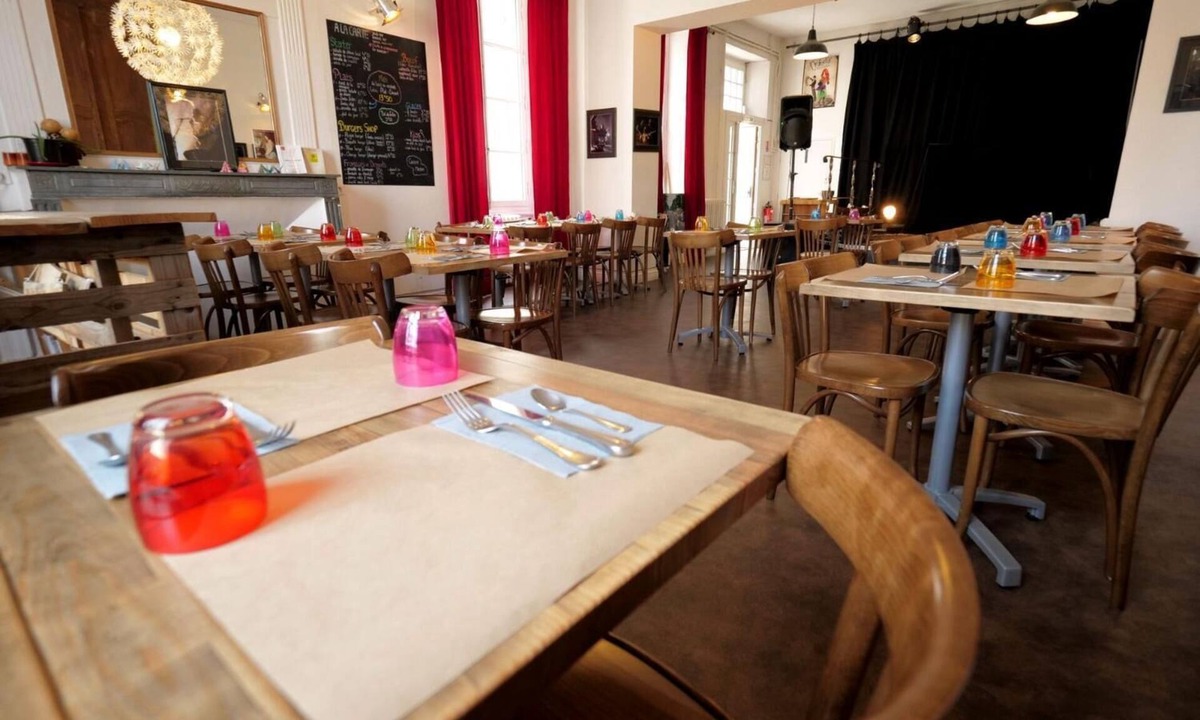 Jarnages Hotel | L'Alzire