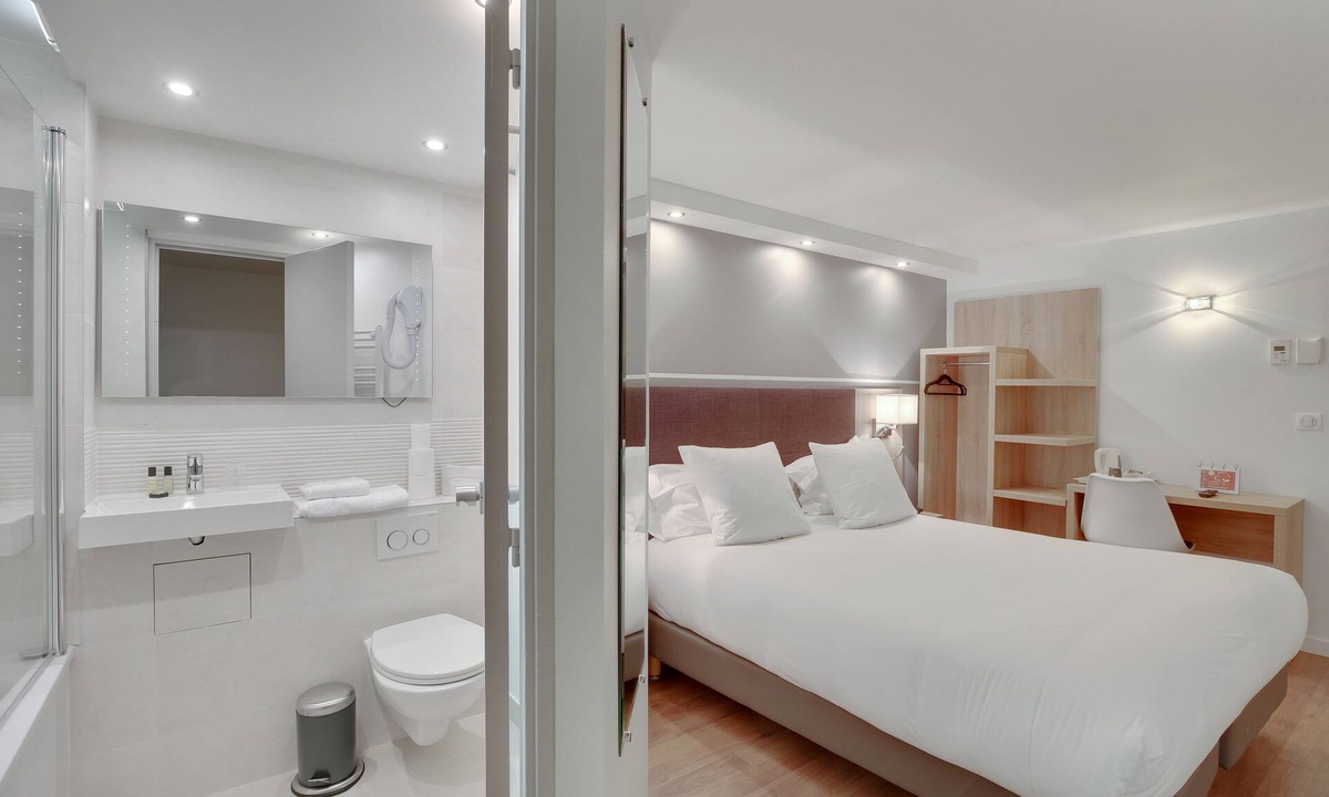 Quartier de la Boule - Champs-Pierreux Hotel | L'Amandier