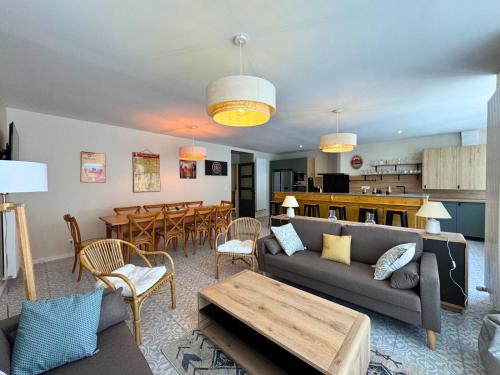Saint-Martin-de-Brethencourt House | l'Ancien Bistrot