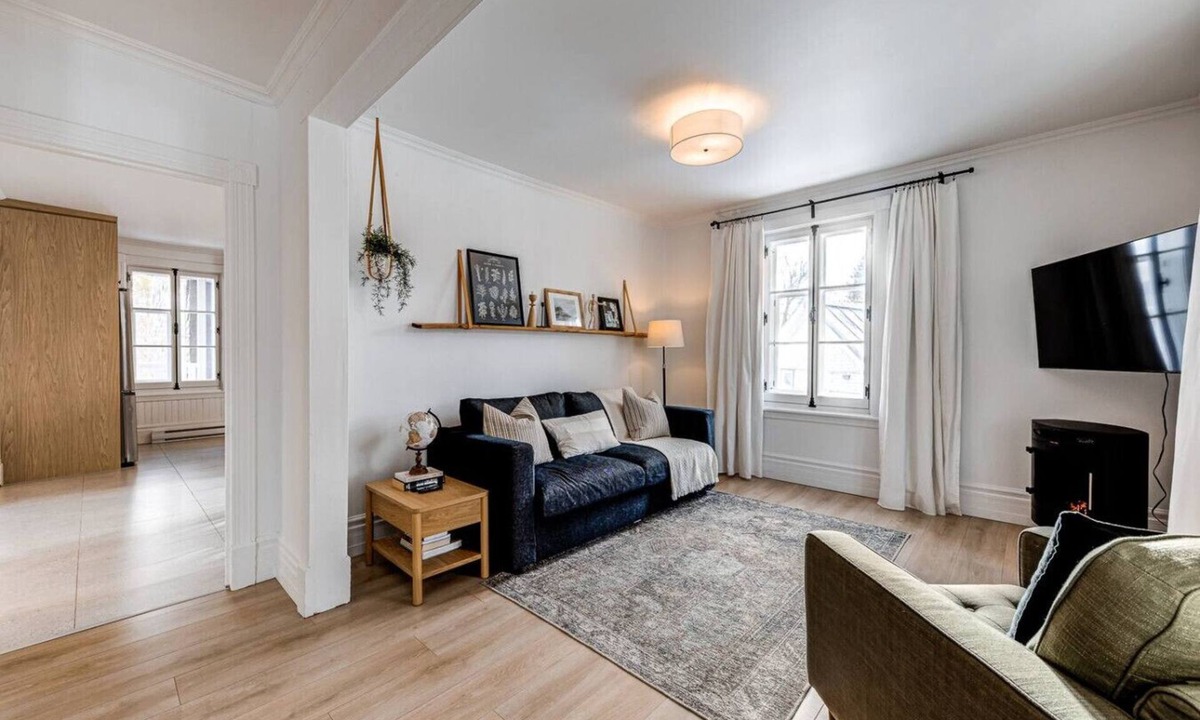 Quartier 5-4 Apartment | L`Ancestrale-3 Bedrooms-1.5 bathroom