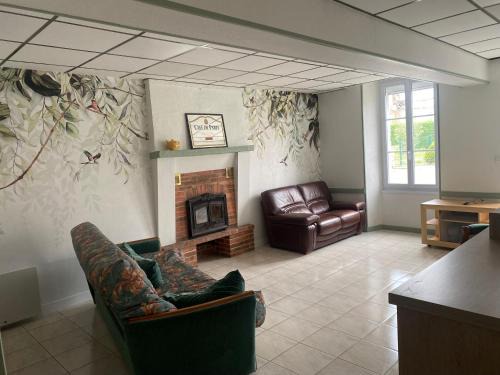 Saint-Hilaire-du-Bois Bed & Breakfast | L'ancien café