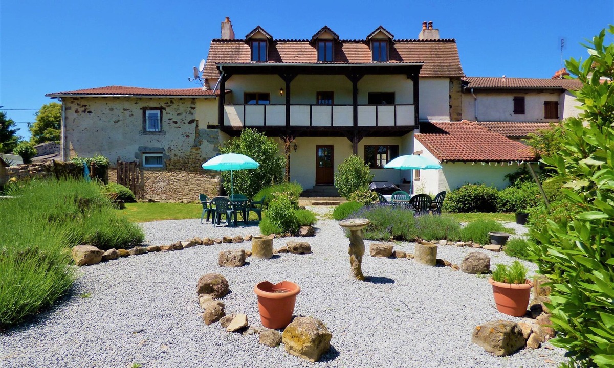 Voulons House | L'Ancien Presbytère