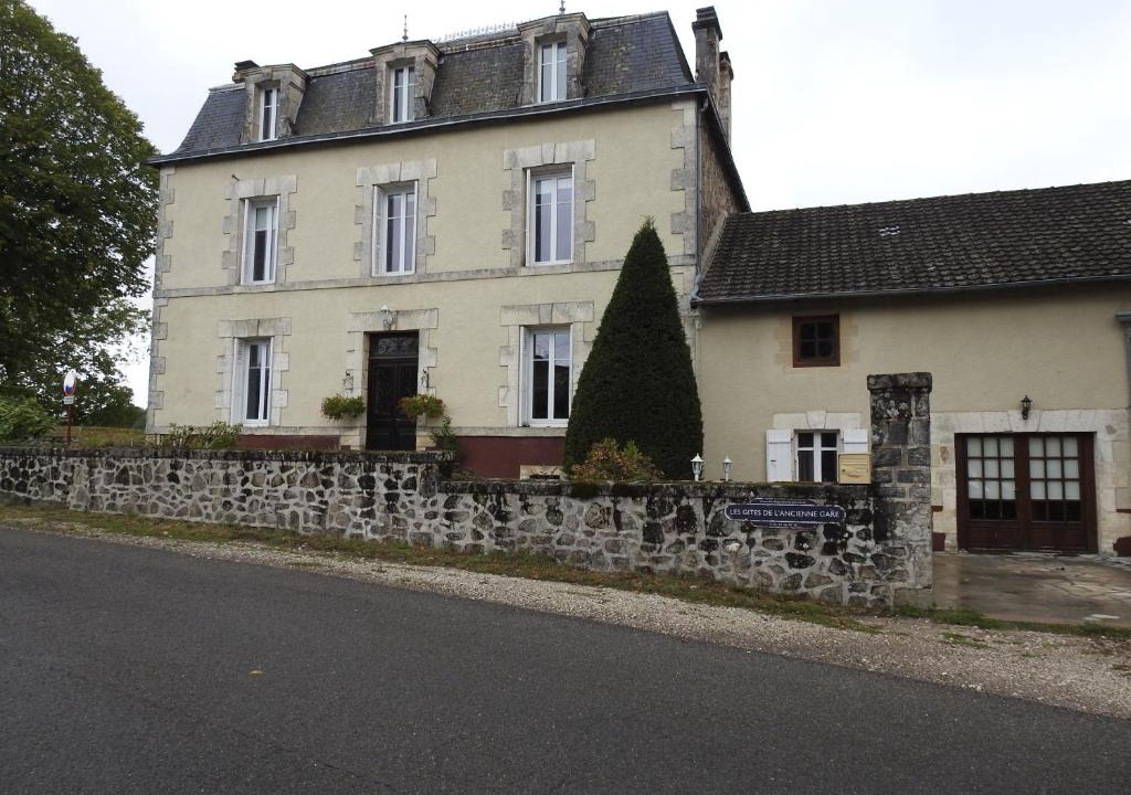 Piegut-Pluviers Bed & Breakfast | L'Ancienne Gare Chambre d'Hôte