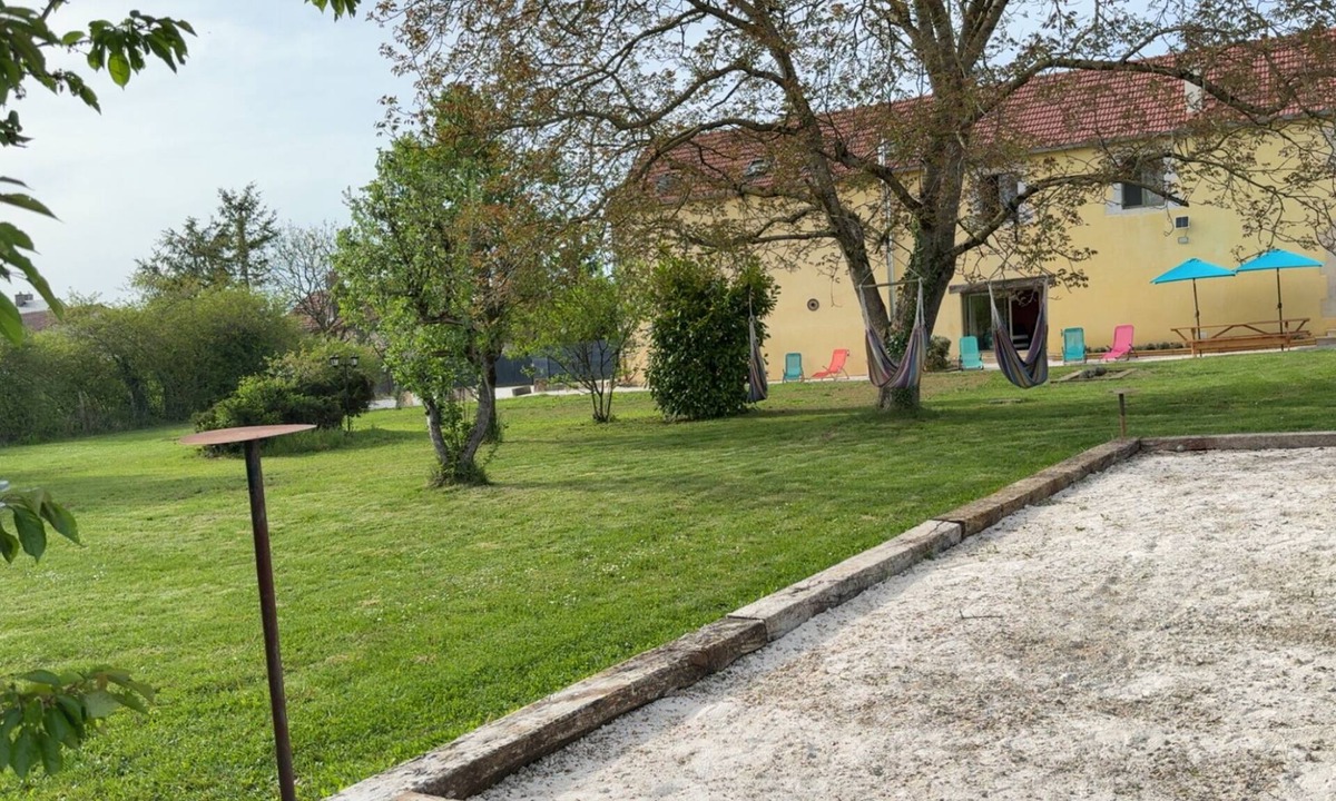 Savoisy Apartment | L'annexe, an atypical gîte