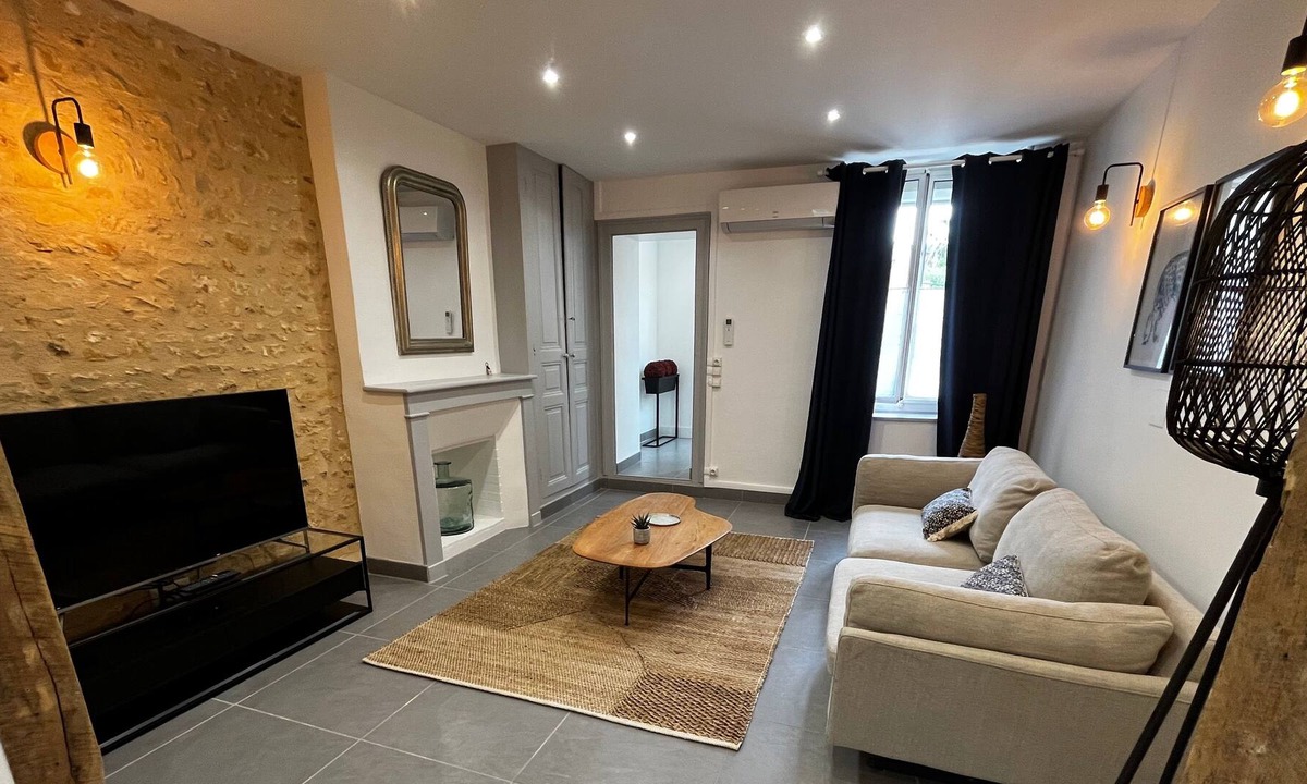 Chateauroux Apartment | L’Annexe d’Anatole - Apt de charme climatisé