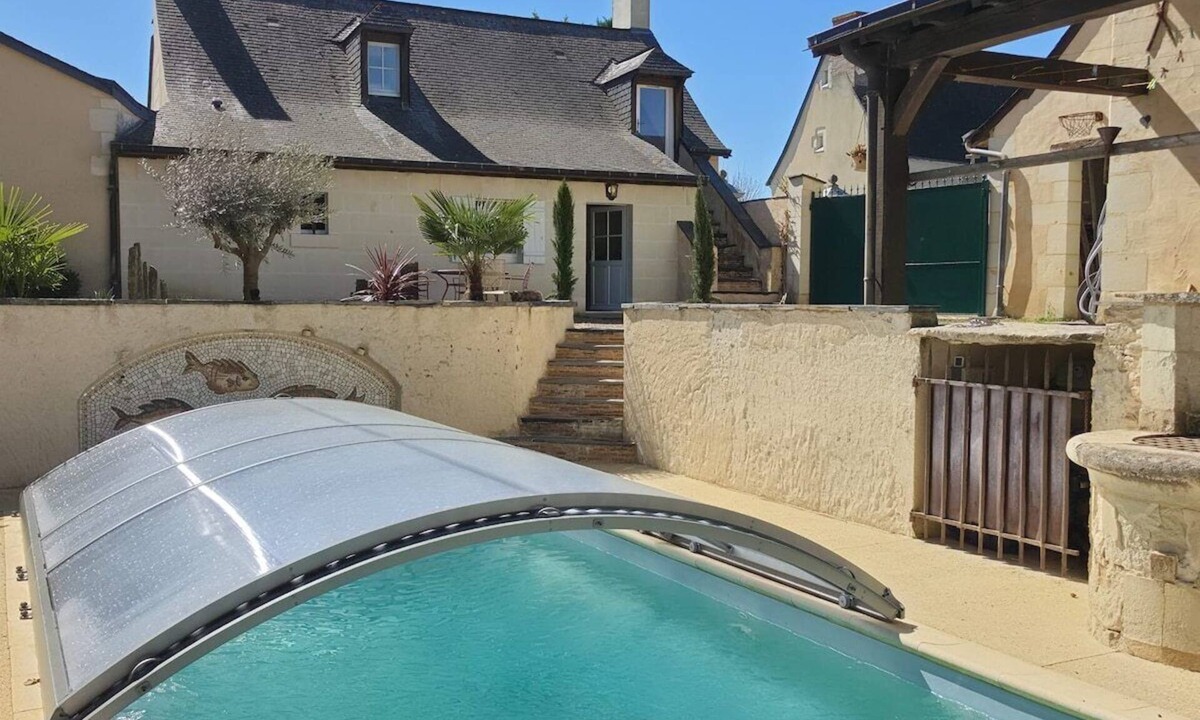Fontaine-Milon House | L'antre-quatre - sleeps 4 - shared pool