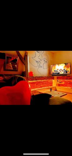 Belberaud Apartment | L'Antre vue - jacuzzi au château