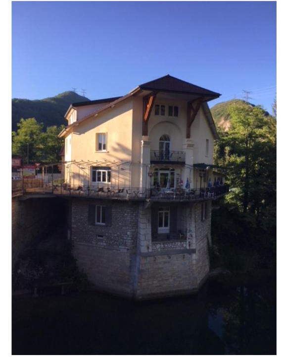 Thoirette Apartment | L'Apogée