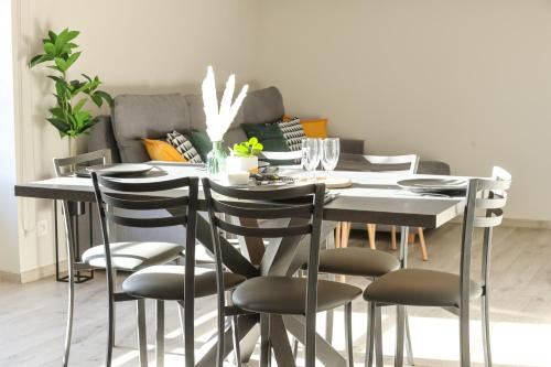 Paroisse Saint-Augustin-de-Chaux Apartment | L'appart 1952 - Proxi ciné et port - Parking