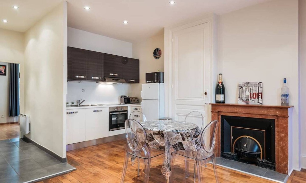 Jean Moulin - Marius Berliet Apartment | L'appart d'Albert - Authentic apartment + garage