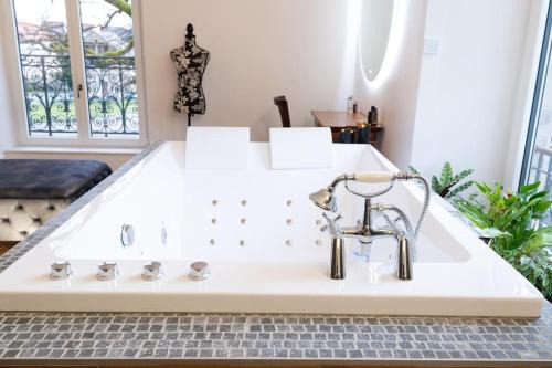 Morvillars Apartment | L'appartement du château