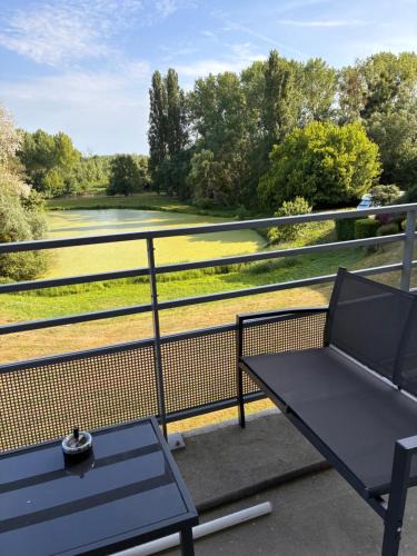 Briollay Apartment | L appartement du lac