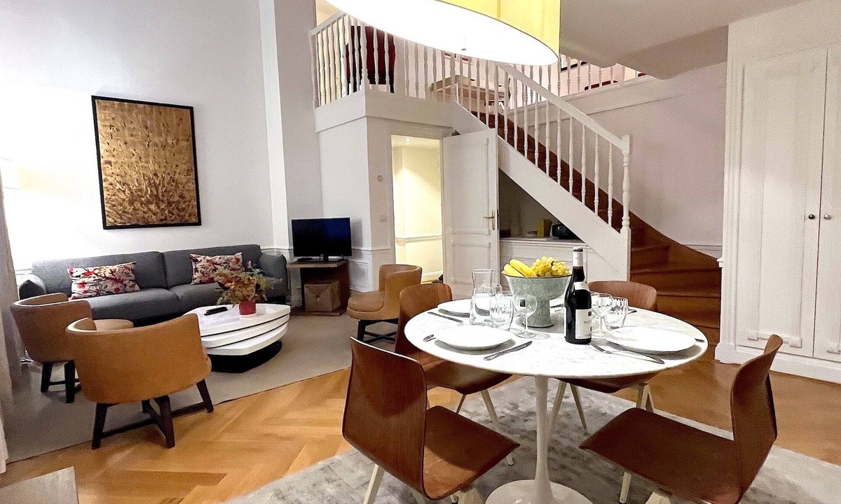 Champs-Elysees Apartment | L'appartement Pierre Charron C