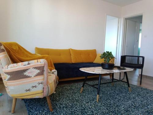 Tarbes Apartment | L ARSENAL Comfortable 3 bedrooms apartment