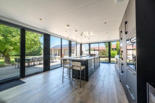 Saint-Hilaire-le-Petit House | L'Artbanne Maison Hestia