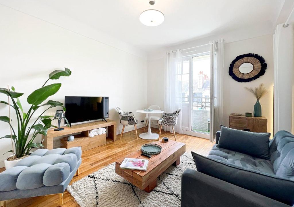 Saint-Helier Apartment | L'artiste - Centre ville - Gare - Spacieux