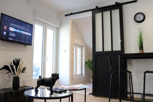 Charleville-Mezieres Apartment | L'artiste