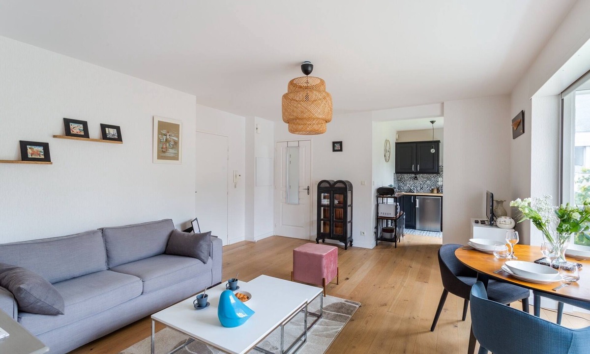 Dinard Apartment | L'Astrolabe - One Bedroom Apartment, Sleeps 4