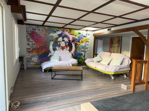 Montigny-aux-Amognes House | L atelier des Couleurs