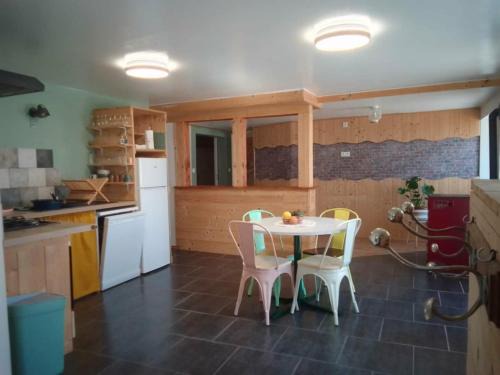 Vagney Apartment | L'atelier des couleurs