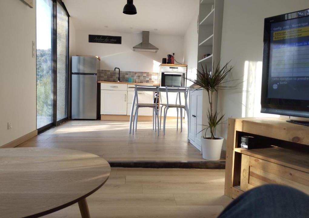 La Roque-sur-Ceze Apartment | L'ATELIER DES REVES (gites des oliviers)