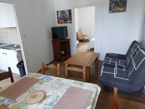 Mesvres Apartment | L atelier du pain