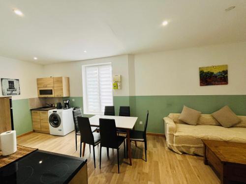 La Fere Apartment | L'Athéna