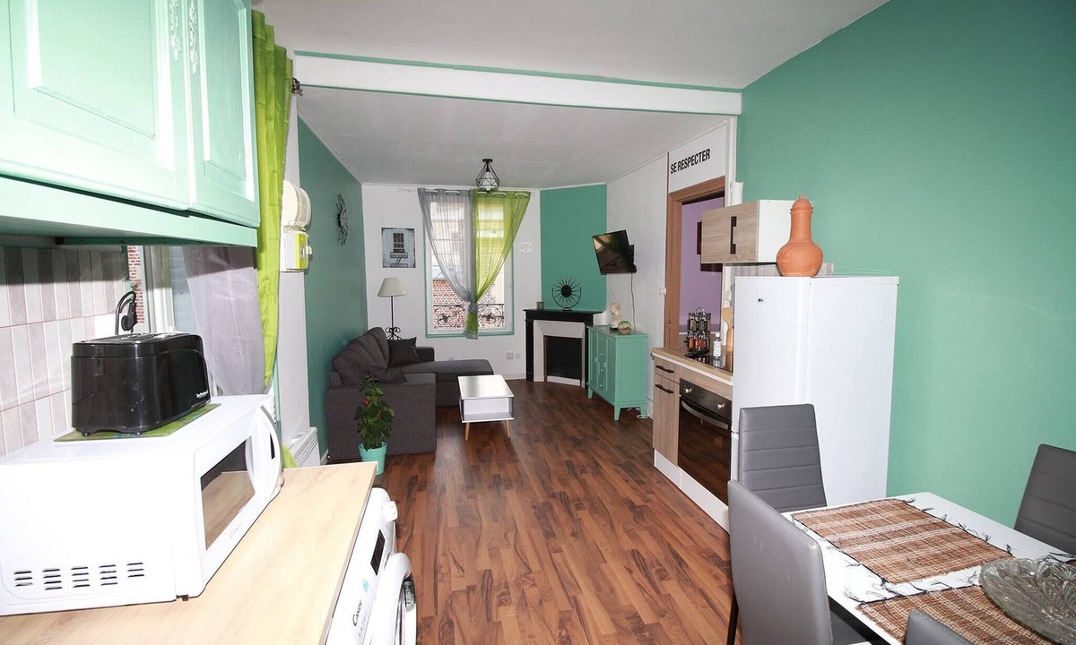 La Fere Apartment | L'athéna - Charming and spacious apartment