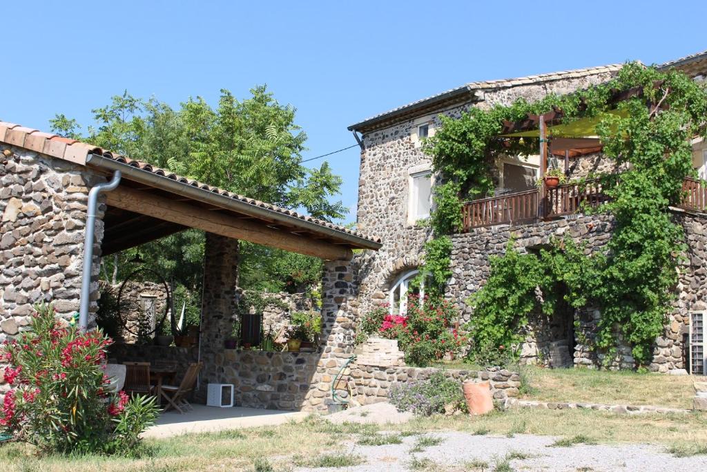 Saint-Vincent-de-Barres Bed & Breakfast | L'Attrape Reve