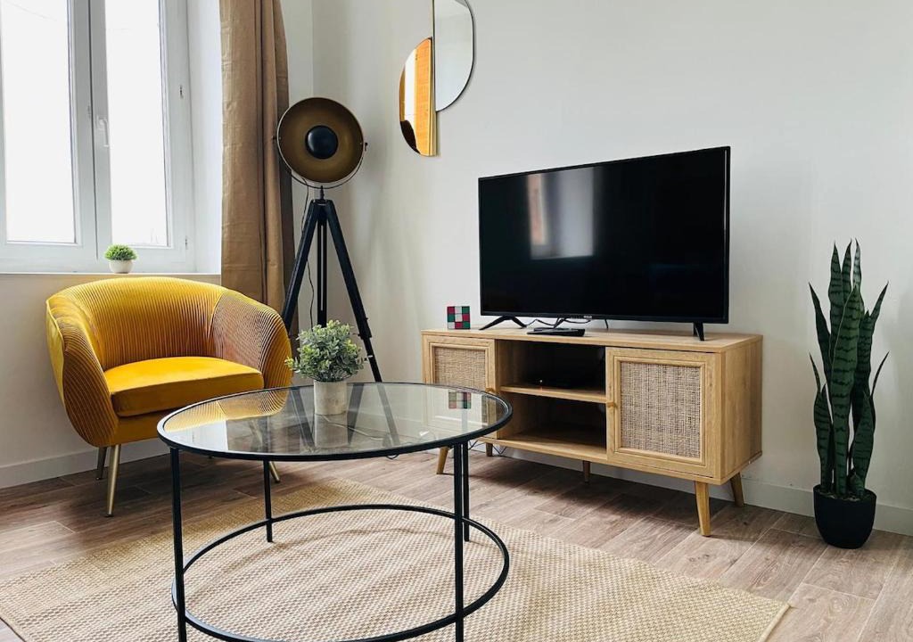 Castres Apartment | L'atypique l 2 chambres l Clim