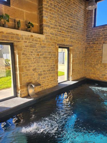 Floing House | L'Atypique - Piscine chauffée - Maison en Pierre - Espaces insolites