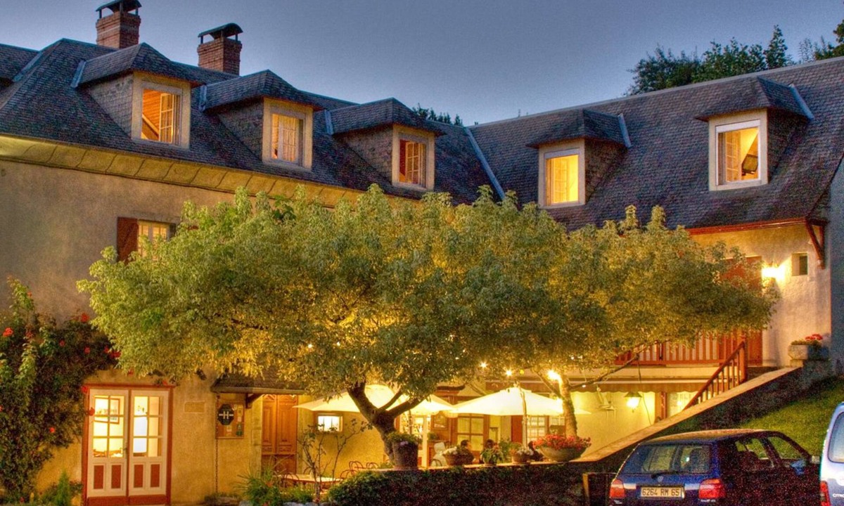 Ozon Hotel | L'Auberge Basque
