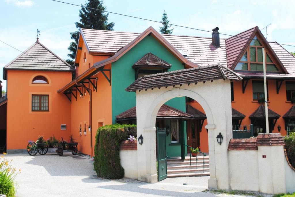 Le Vaudioux Hotel | l'Auberge des Gourmets Hôtel Restaurant