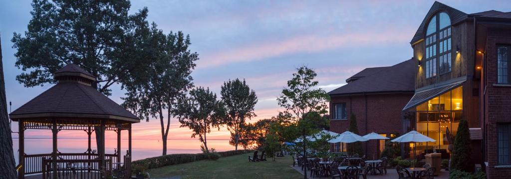 Pointe-Du-Lac Hotel | L'Auberge Du Lac St-Pierre