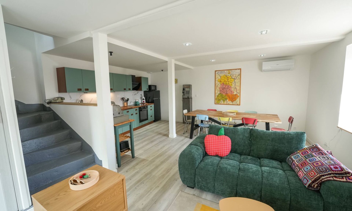 Veyre-Monton House | L'Augustine Family House