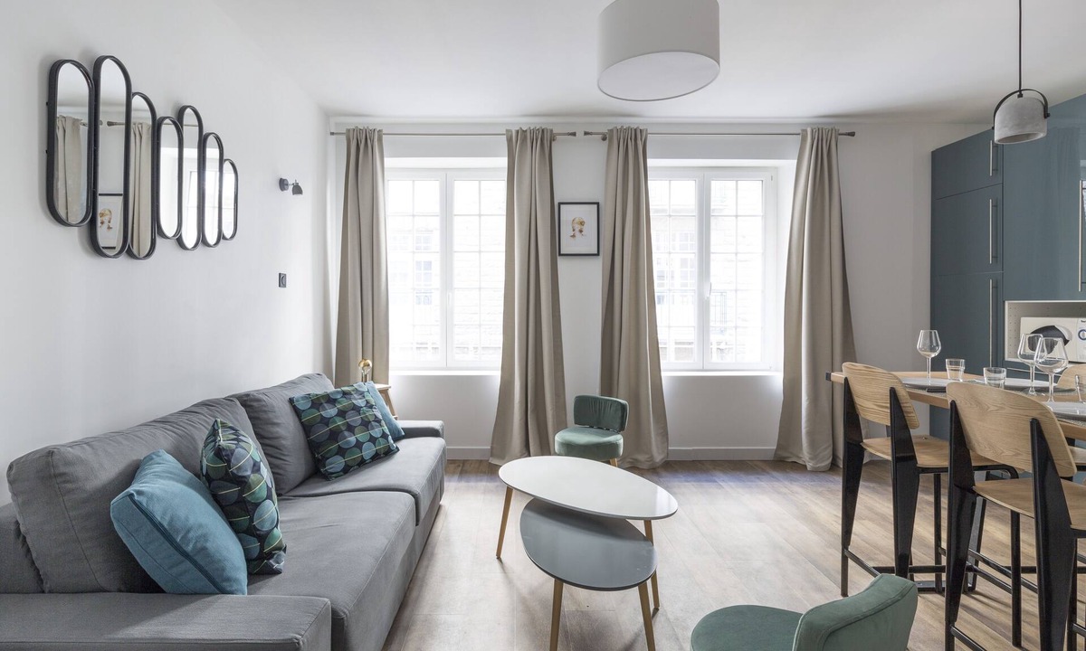 Intra Muros Apartment | L'AURORE - One Bedroom Apartment, Sleeps 4