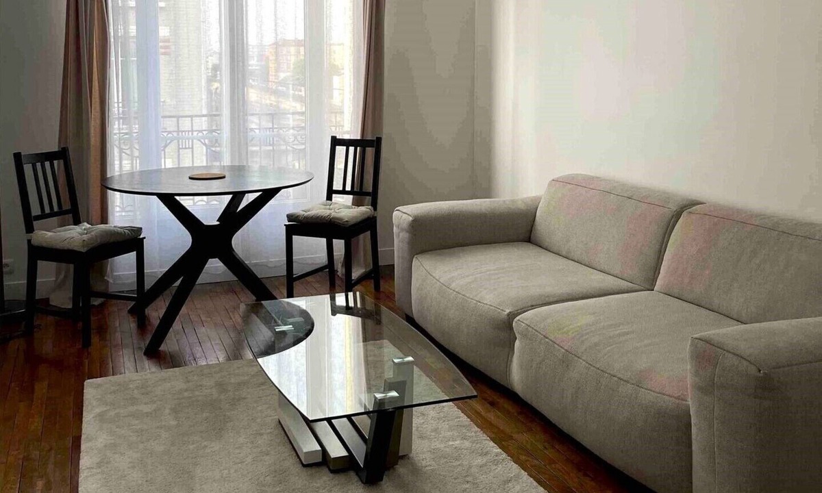 Asnieres-sur-Seine Apartment | L'Authentique 10 minutes from Paris: Comfort and accessibility!