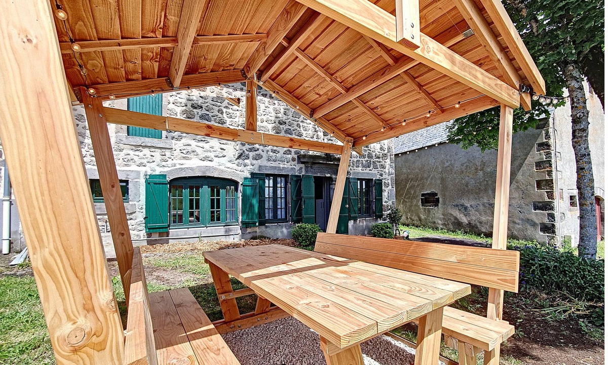 Chambon-sur-Lac Cottage | L'auvergnate
