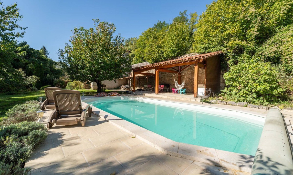 Quincay Villa | L'Auxance: Large charming house with swimming pool