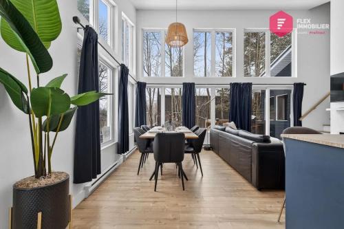 Pont-Rouge House | L'Azur de Portneuf - Chalet lumineux avec spa et véranda à Pont-Rouge - Resort près de Québec