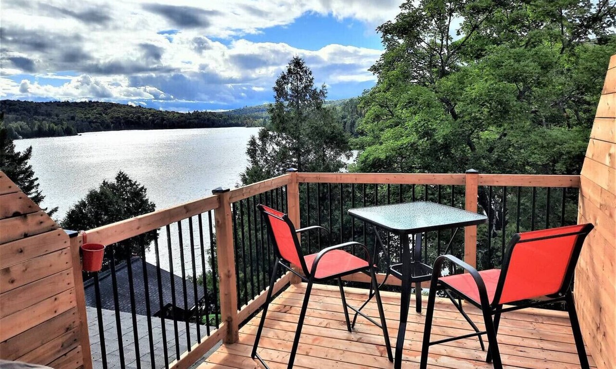 Sainte-Lucie-des-Laurentides Apartment | L`Harmonie #203 - Loft douillet avec embarcations