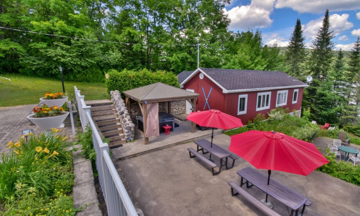 Saint Donat Ski Chalet | L`eau douce - Lumière naturelle en bord de lac