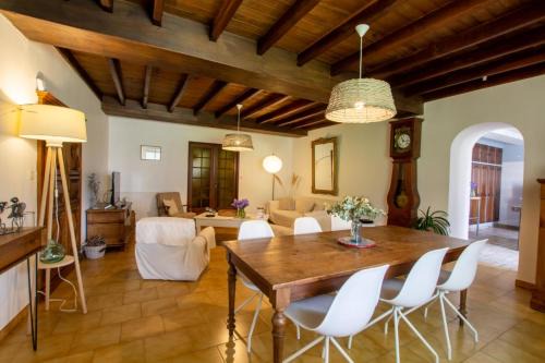 Tocane-Saint-Apre House | L' ebenisterie