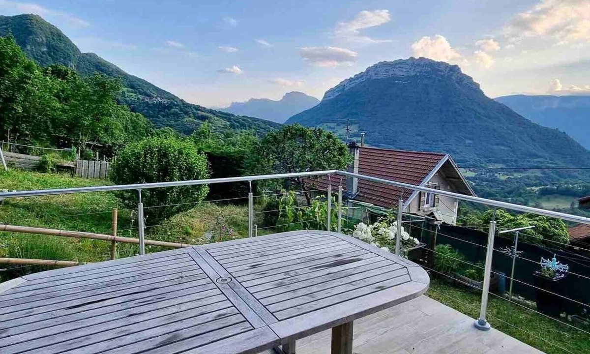 Quaix-en-Chartreuse House | L’Echappée en Chartreuse – Peaceful Home with Mountain Views