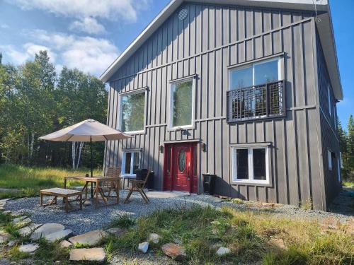 Rouyn-Noranda House | L'Ecomaison - Luminous & Open Space