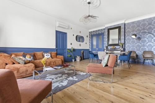 Faubourg Apartment | L'Ecrin de J Grand T3 lumineux Balcon 5min Gare Arènes